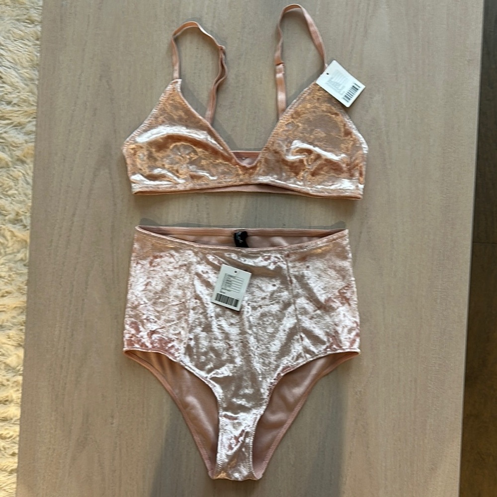 Velvet Set